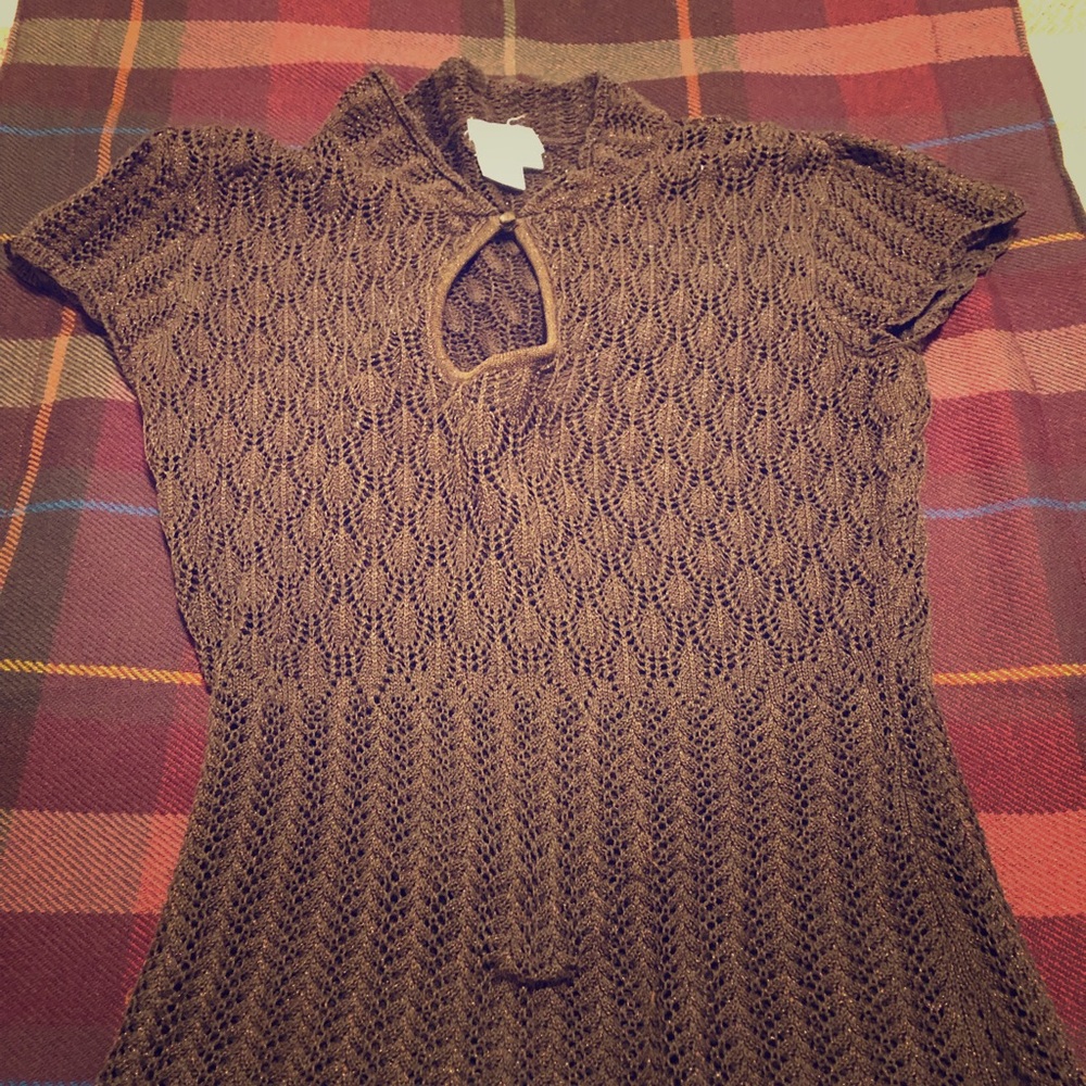 Cache keyhole neck short sleeve sweater